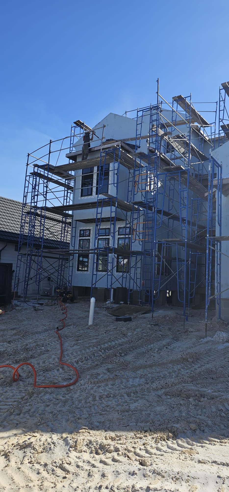Decorative arched stucco entrance